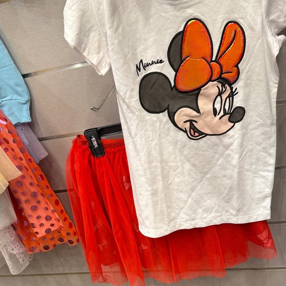 Disney Minnie Mouse White Tee with Red Bow and matching skirt - Picture 4 of 4